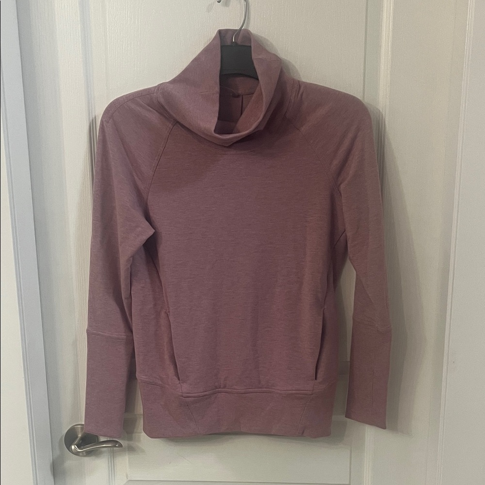 Women's Lululemon Mauve sweatshirt